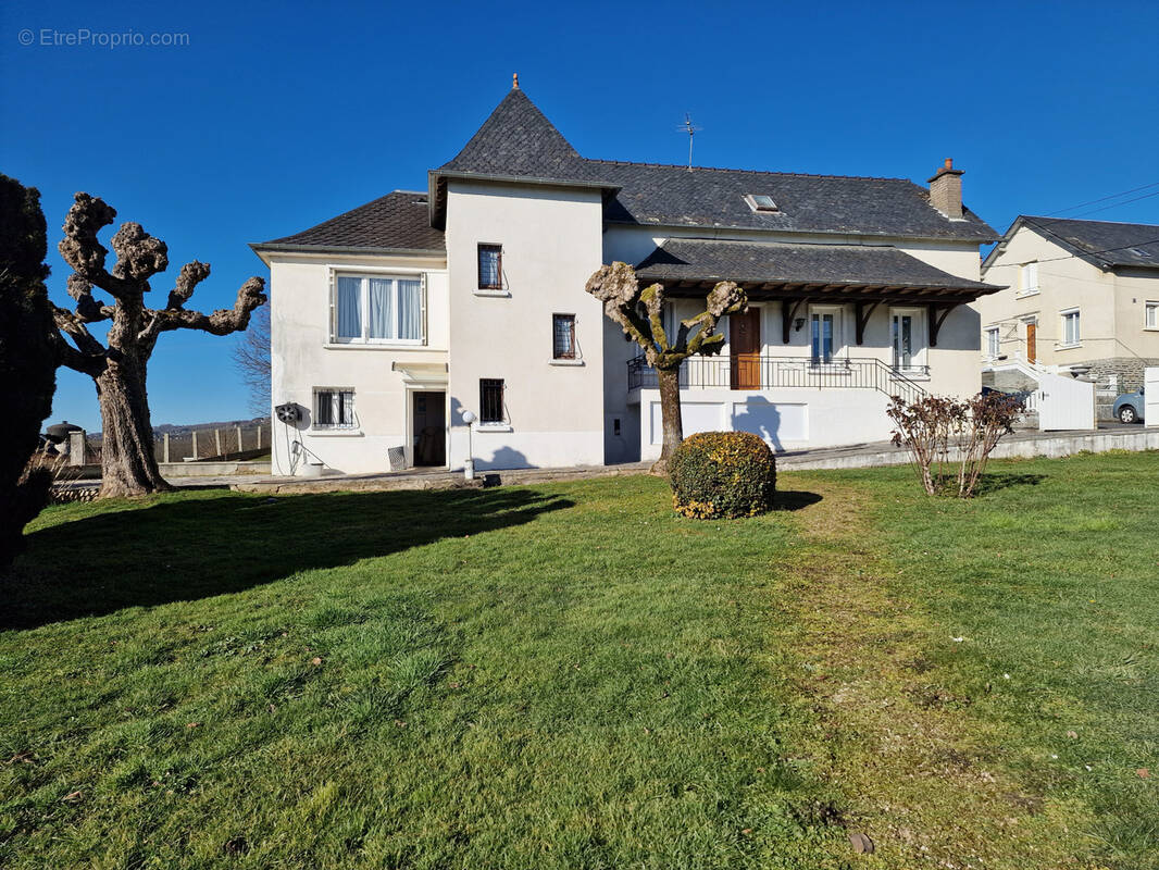 Maison à ALLASSAC