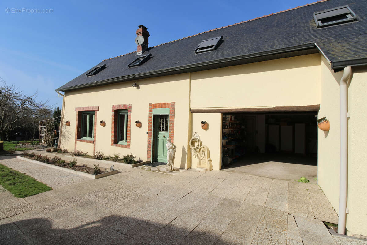 Maison à CHARTAINVILLIERS