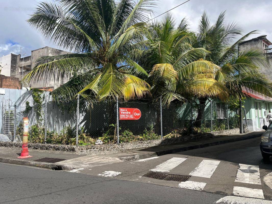 Terrain à FORT-DE-FRANCE