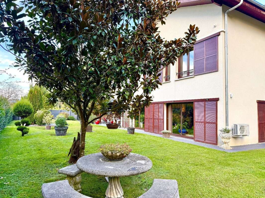 Maison à VAULNAVEYS-LE-BAS