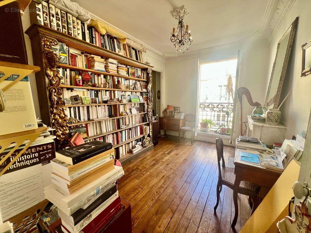 Appartement à PARIS-14E