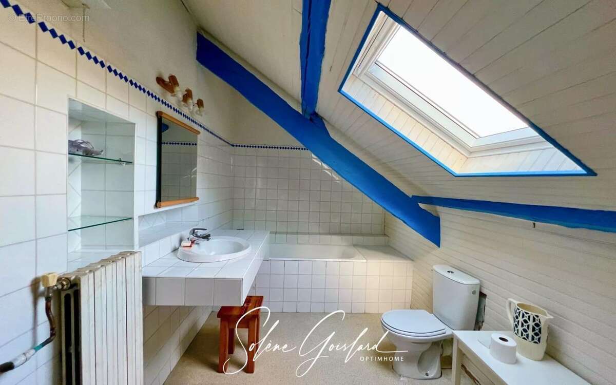 Ensemble immobilier !! RARE SUR LE MARCHÉ !! Chaumière et locaux commerciaux loués à 5 min des plages - photo 8