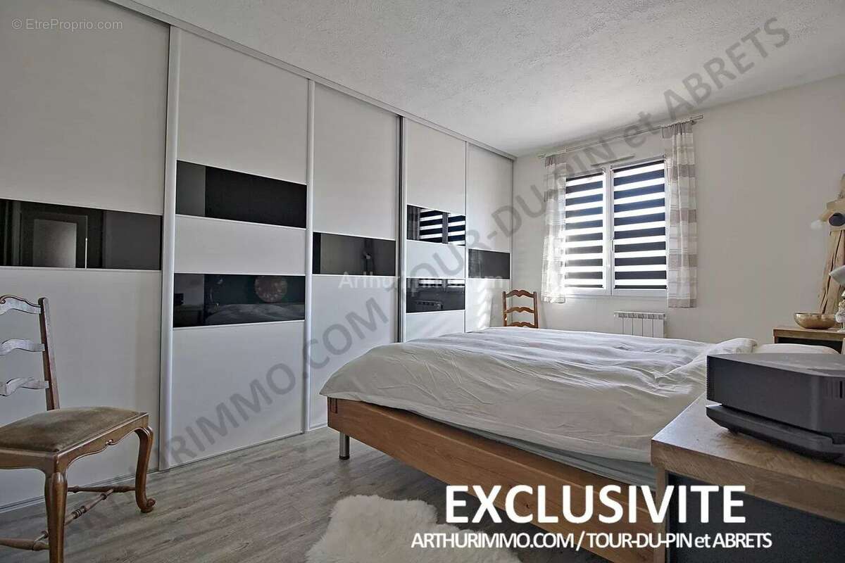 Maison à LA TOUR-DU-PIN