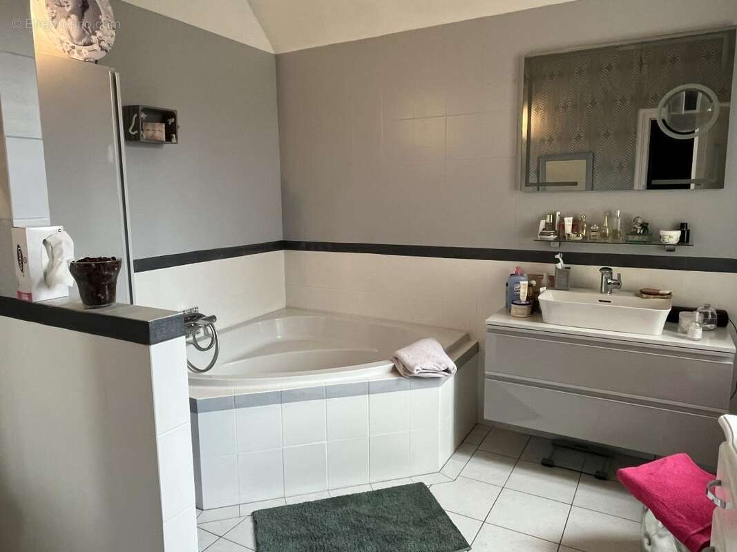 Maison 109 m² à Vinay  - photo 3