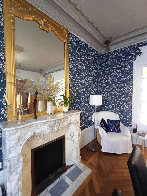 Maison 228 m² à Chasseneuil-Sur-Bonnieure  - photo 4
