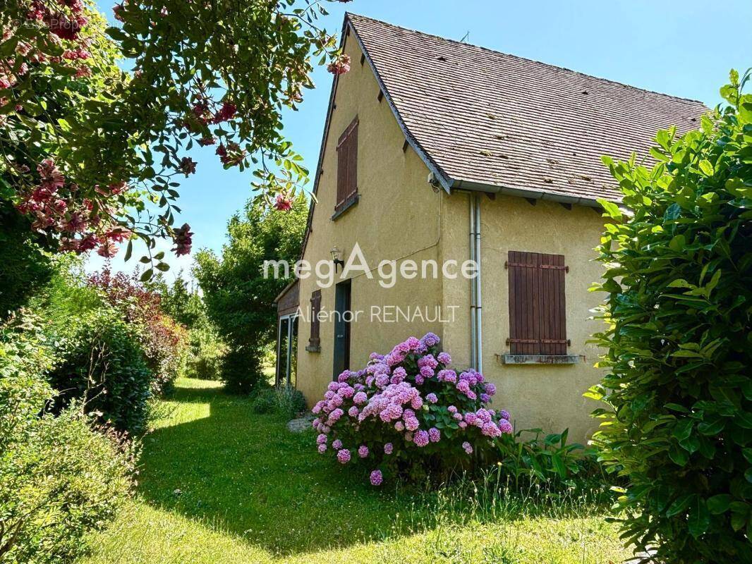 Maison à SALIGNAC-EYVIGUES