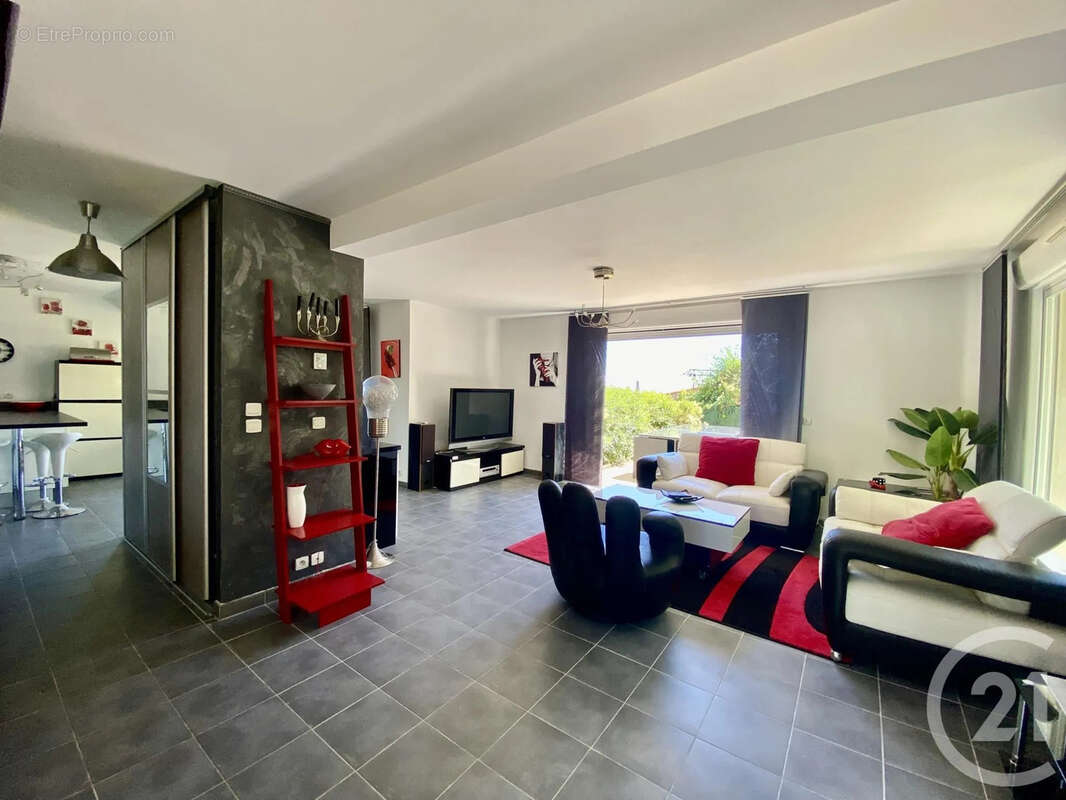 Maison 140 m² à La Turbie  - photo 4