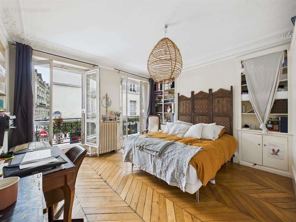 Appartement à PARIS-9E
