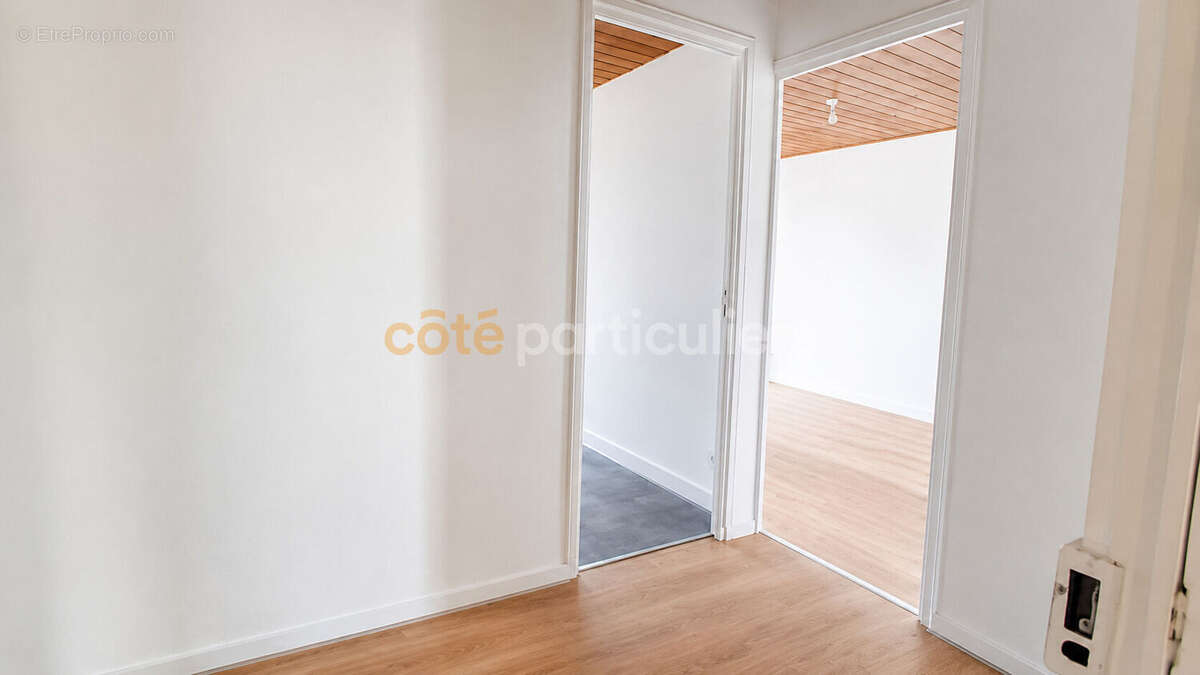 Rives de l'yon -- chaille sous les ormeaux -- ensemble immobilier --153 m2 --9 pieces -- centre bourg - photo 11