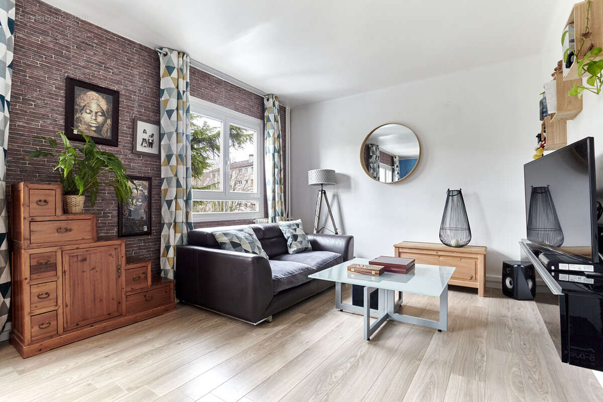 Appartement à SARTROUVILLE