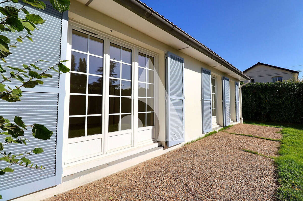 Maison à AUVERS-SUR-OISE