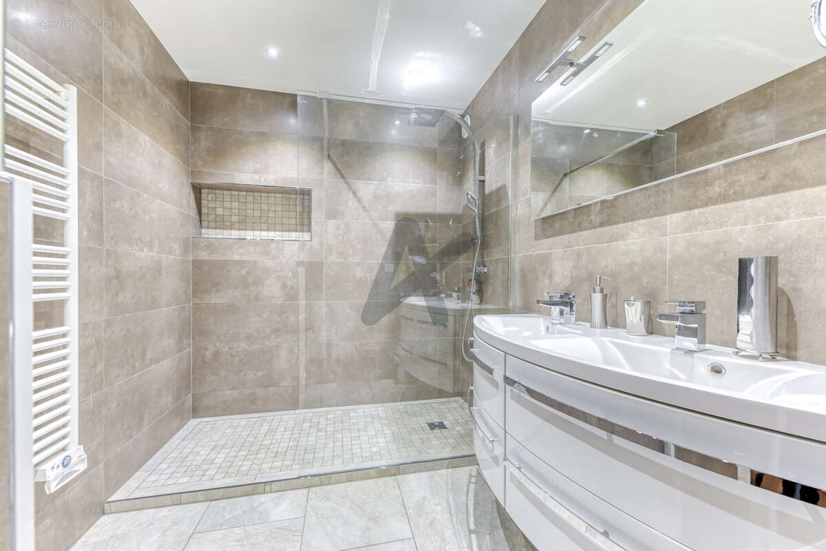 Appartement à LYON-6E