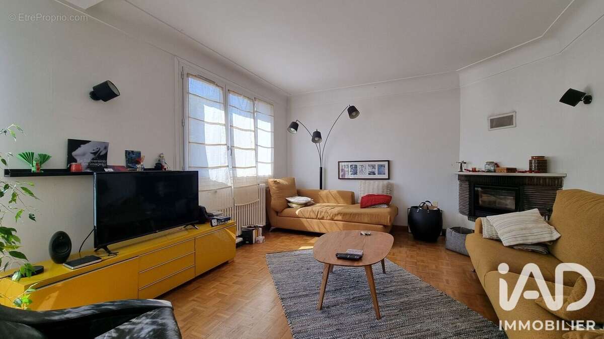Maison 157 m² à Le Monastere  - photo 3