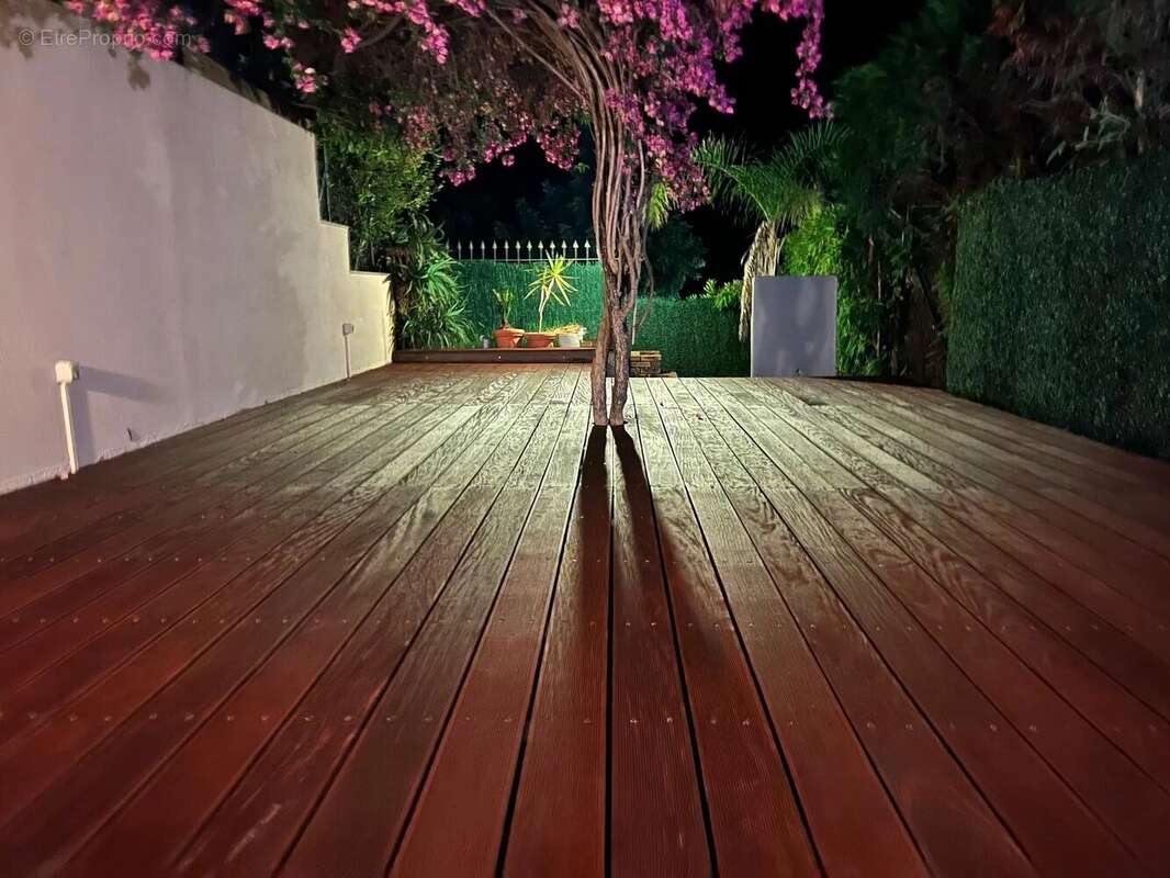 Appartement à EZE