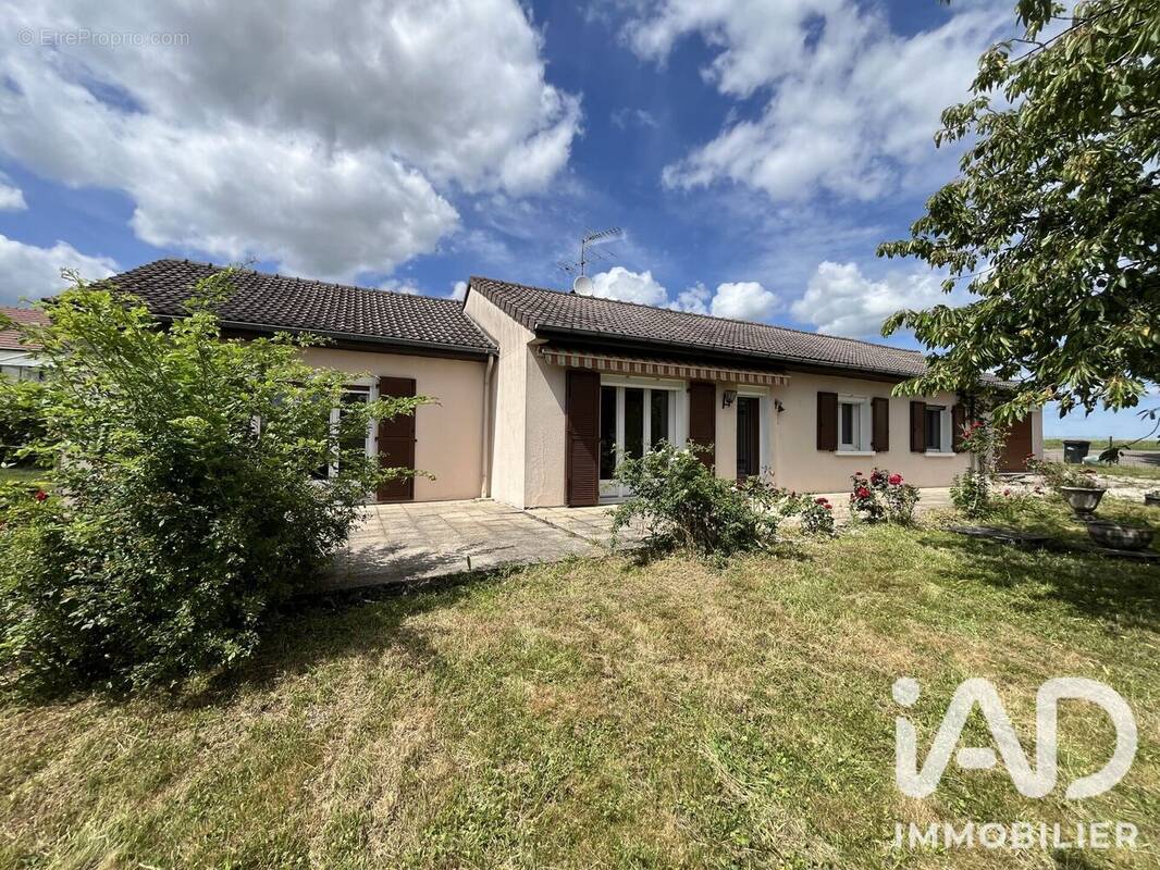 Photo 1 - Maison à LONGEVILLE-SUR-MOGNE