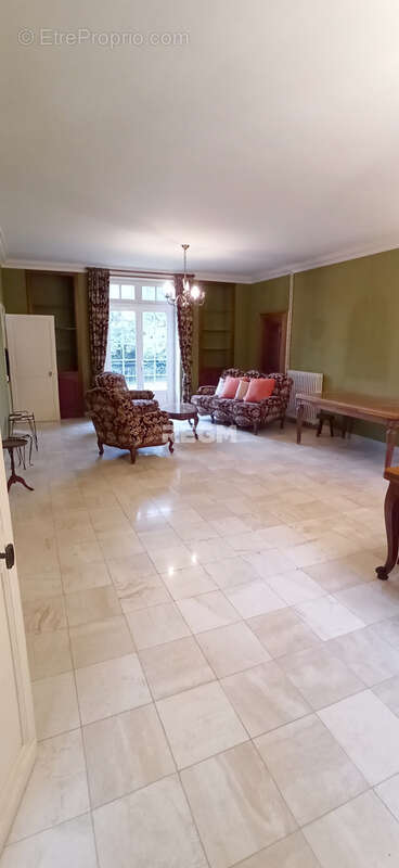 Maison à AVORD