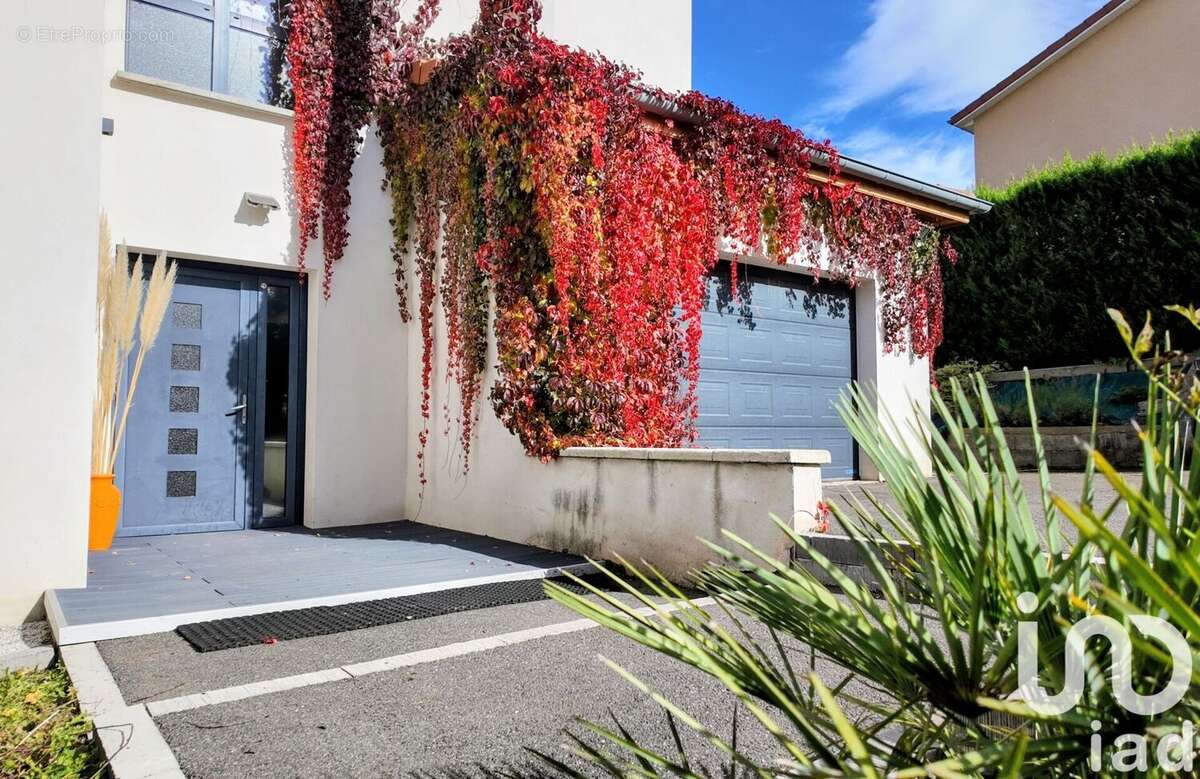 Photo 2 - Maison à SAINT-ETIENNE