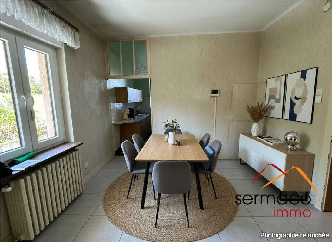 Pièce repas retouchée avec l'IA - Maison à SARREGUEMINES