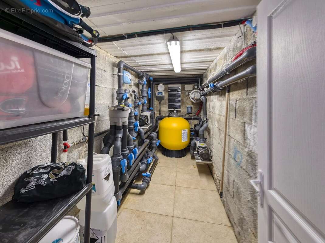 Maison à CHATEAUNEUF-GRASSE