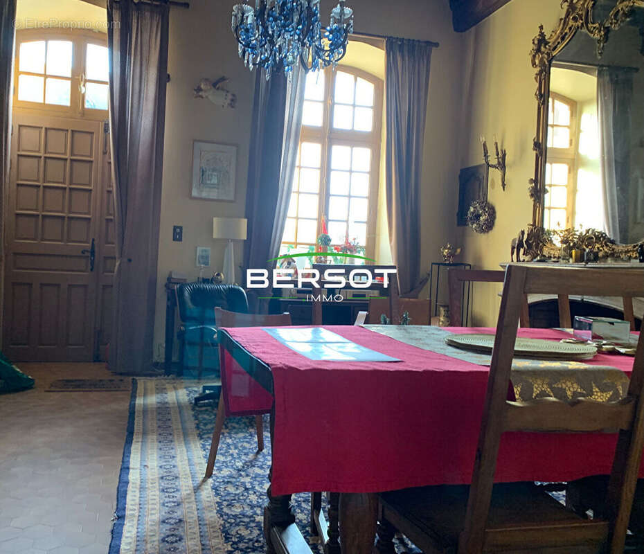 Maison à MONTIGNY-LES-VESOUL