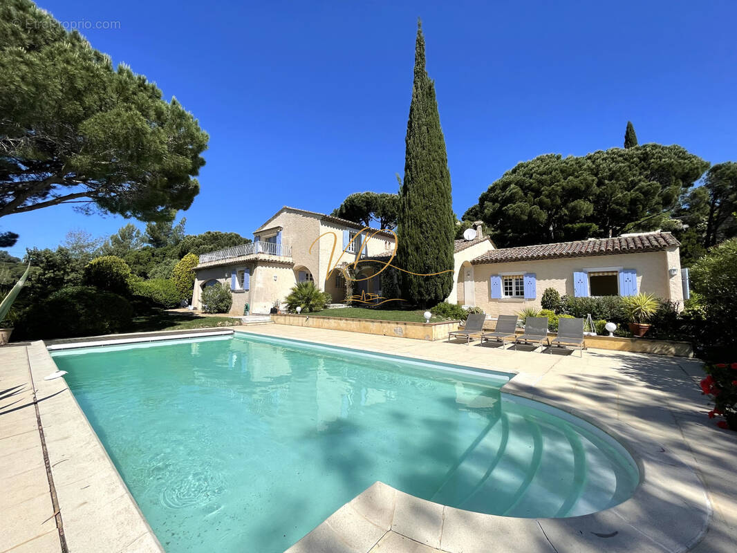 Photo Maison à La Croix-Valmer au prix de 4 450 000€