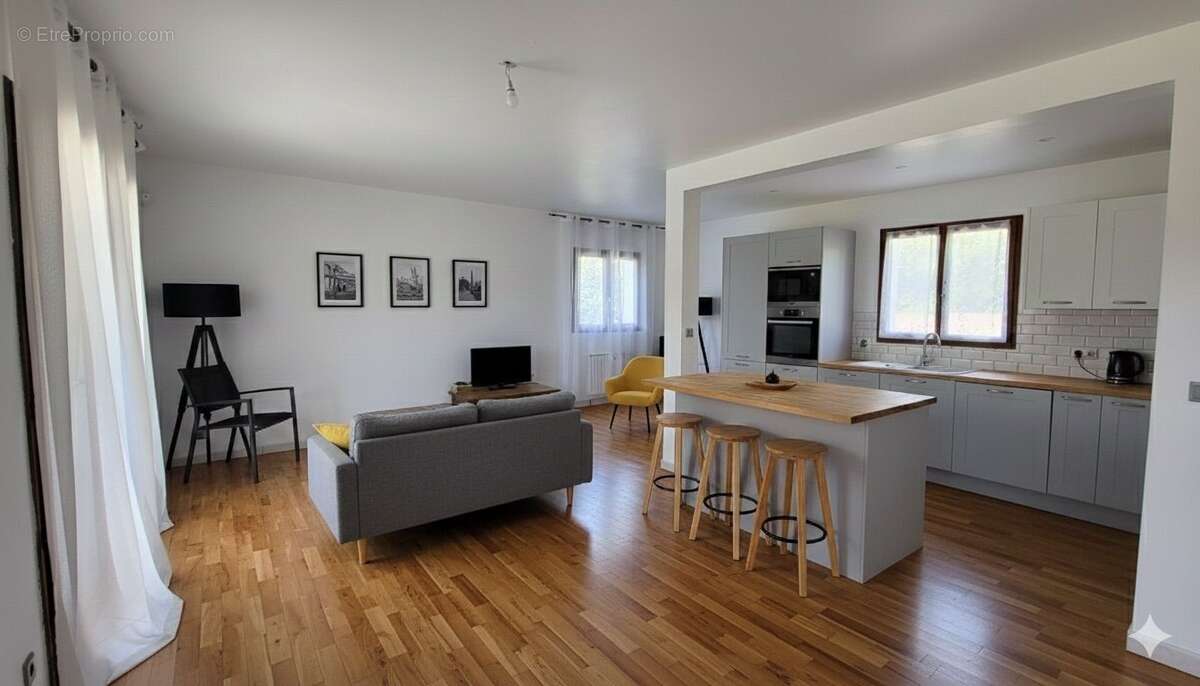 Maison à LES CHERES