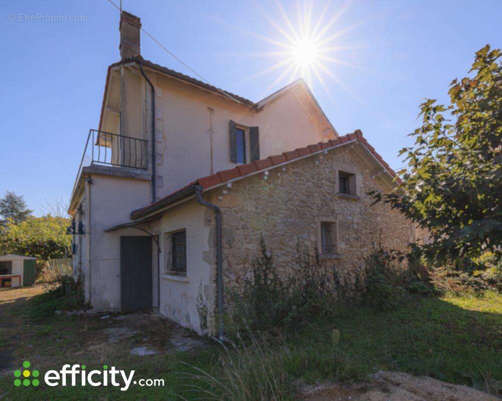 Maison à VILLEFRANCHE-DE-LONCHAT