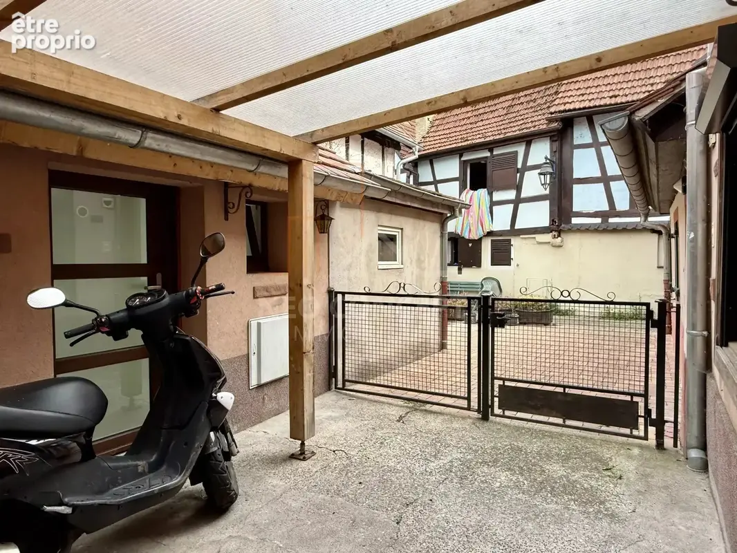REICHSHOFFEN – Maison de ville en triplex avec dépendance - photo 2