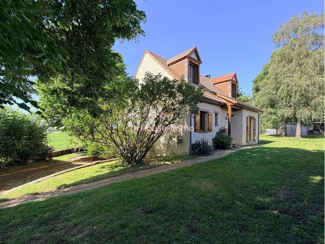 Maison à LUMIGNY-NESLES-ORMEAUX