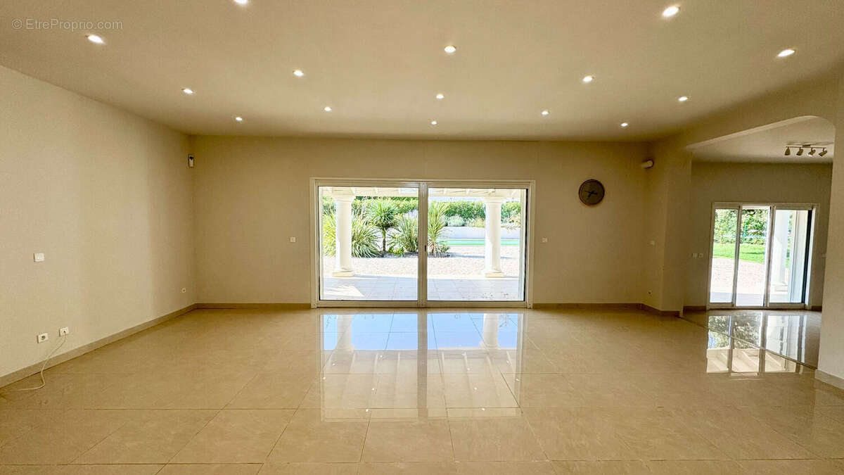 Maison piscine 220m² aix nord - photo 3
