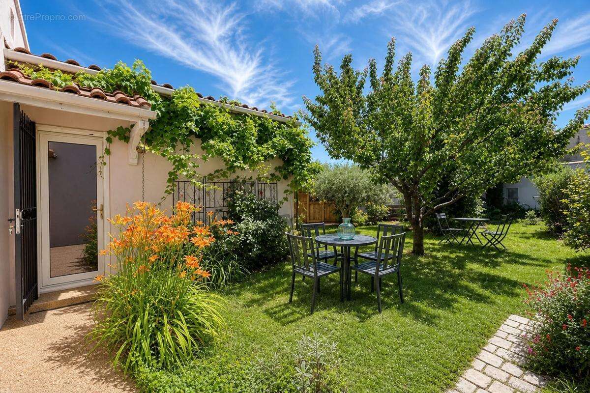 Maison de 5 pièces de 109 m² à Donzère - photo 40