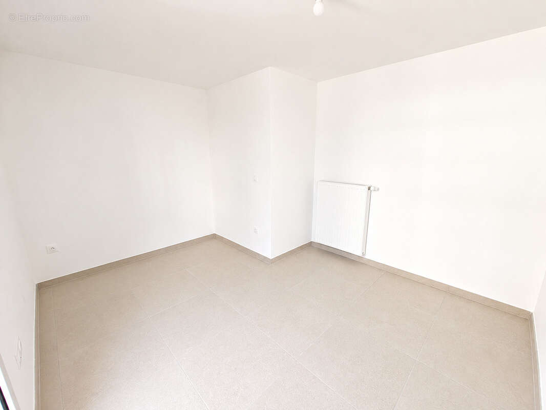 T4 88 m2 avec Jardin de 44 m2 - Disponible immédiatement - photo 6