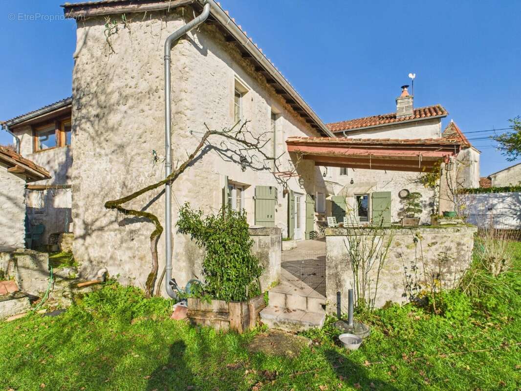 Maison à VERTEILLAC