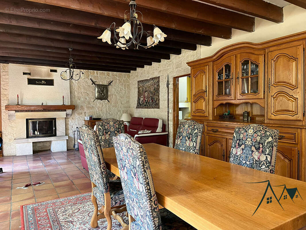 Maison à SAINT-AMAND-MONTROND