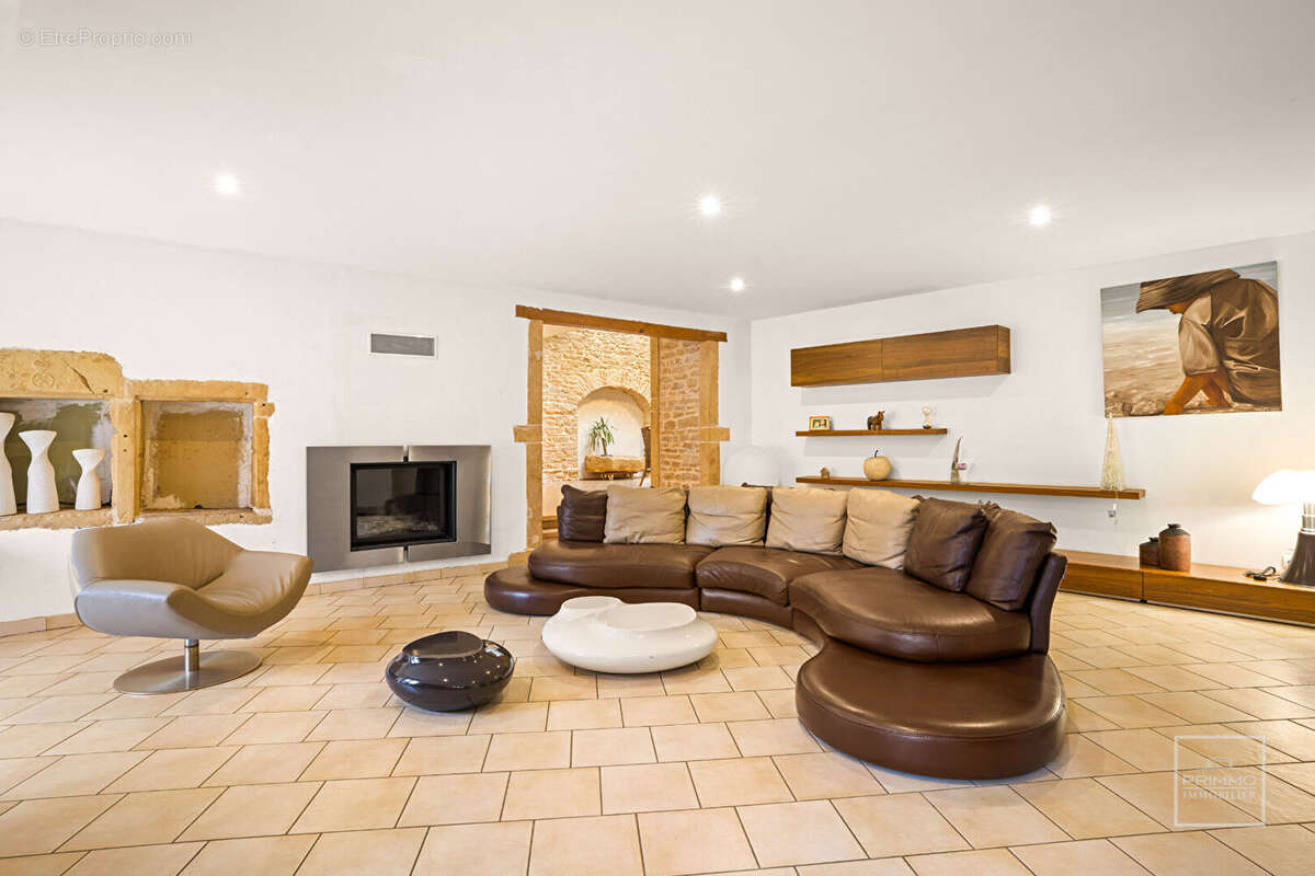 Maison à POLEYMIEUX-AU-MONT-D'OR