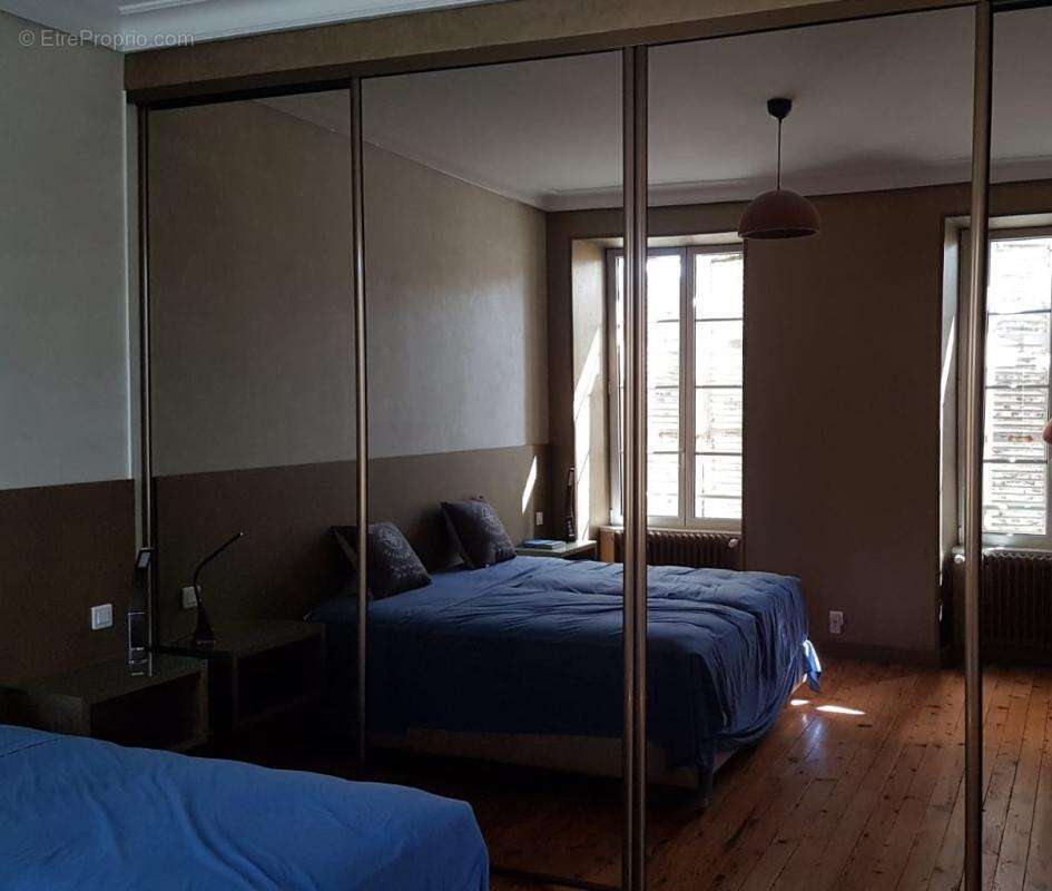 Maison à COULONGES-SUR-L'AUTIZE