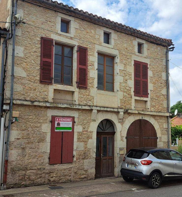 Maison à PUY-L&#039;EVEQUE