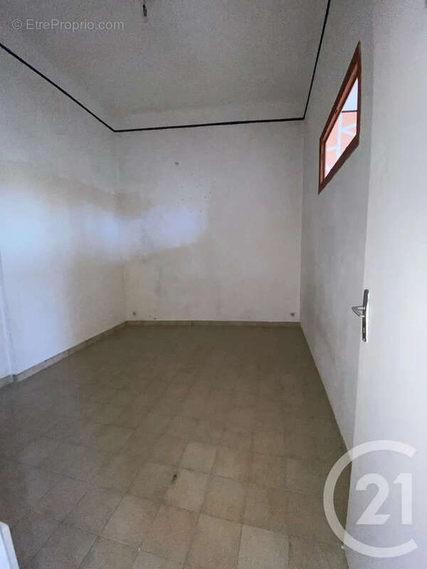 Appartement à MARSEILLE-4E
