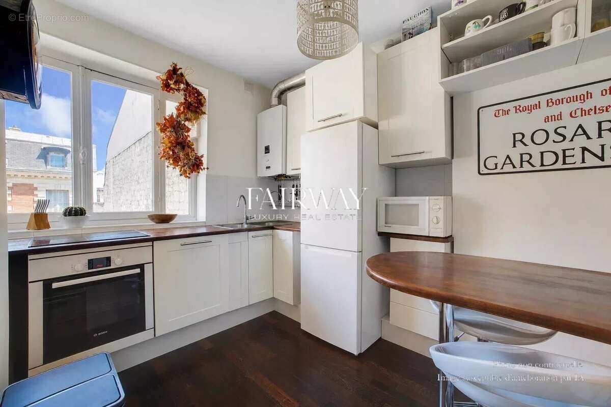 Paris 9e Trinité - Appartement haussmannien familial 3 chambres - photo 5