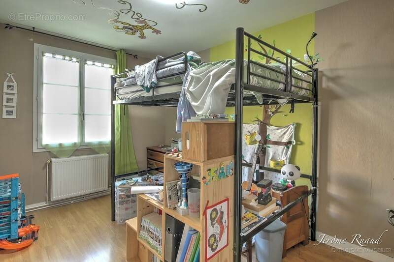 Maison à LE PALAIS-SUR-VIENNE