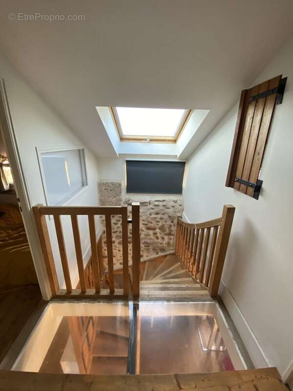 Maison à SAINT-HILAIRE-DU-ROSIER