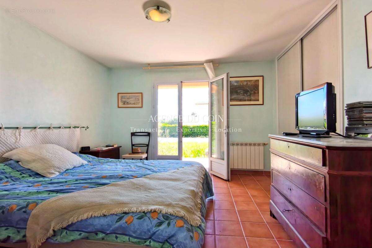 Maison à LE MUY