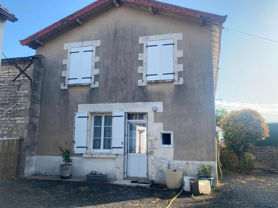 Maison à PRAHECQ