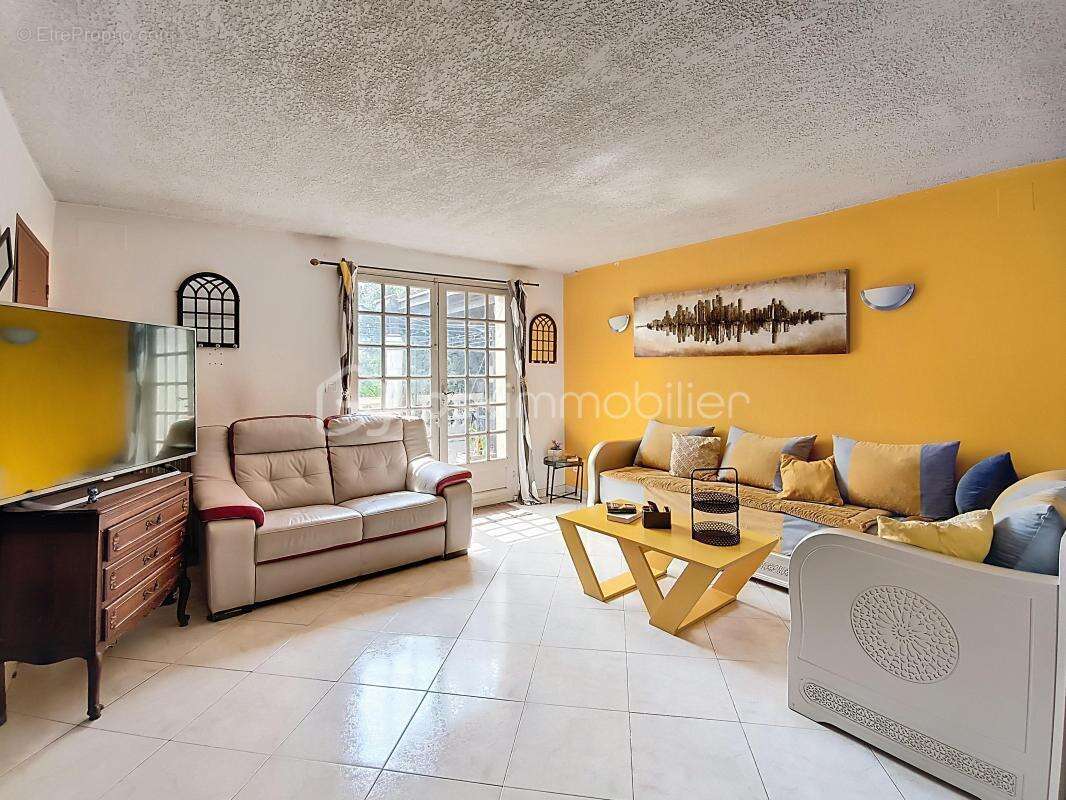 Grande maison familiale de 287 m² avec jardin, piscine et garage – Bédarieux - photo 19