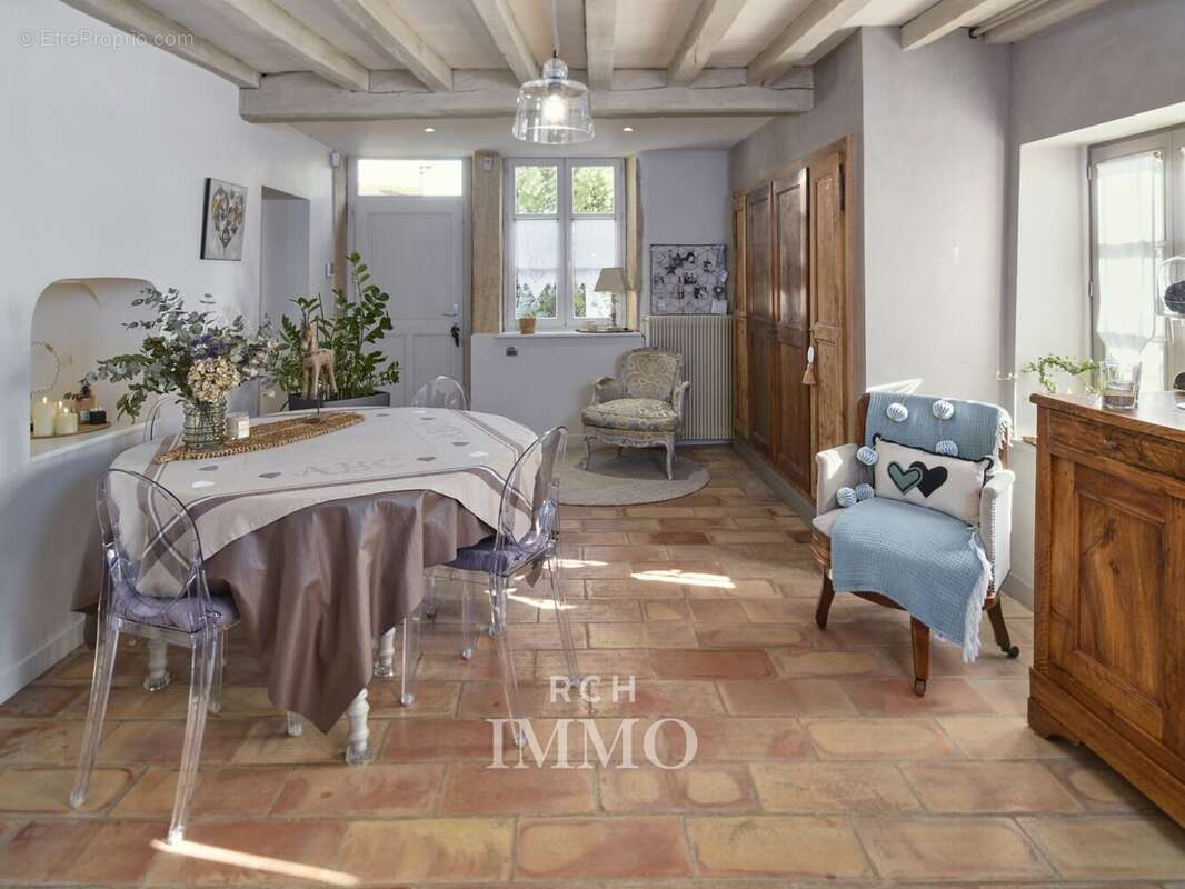 Maison à OYTIER-SAINT-OBLAS