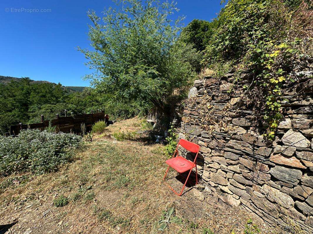 Authentique maison de hameau avec dépendances et vue dégagée - photo 15