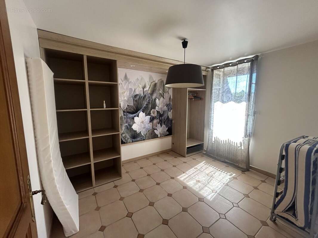 Maison 131 m² à Ars-Les-Favets  - photo 5