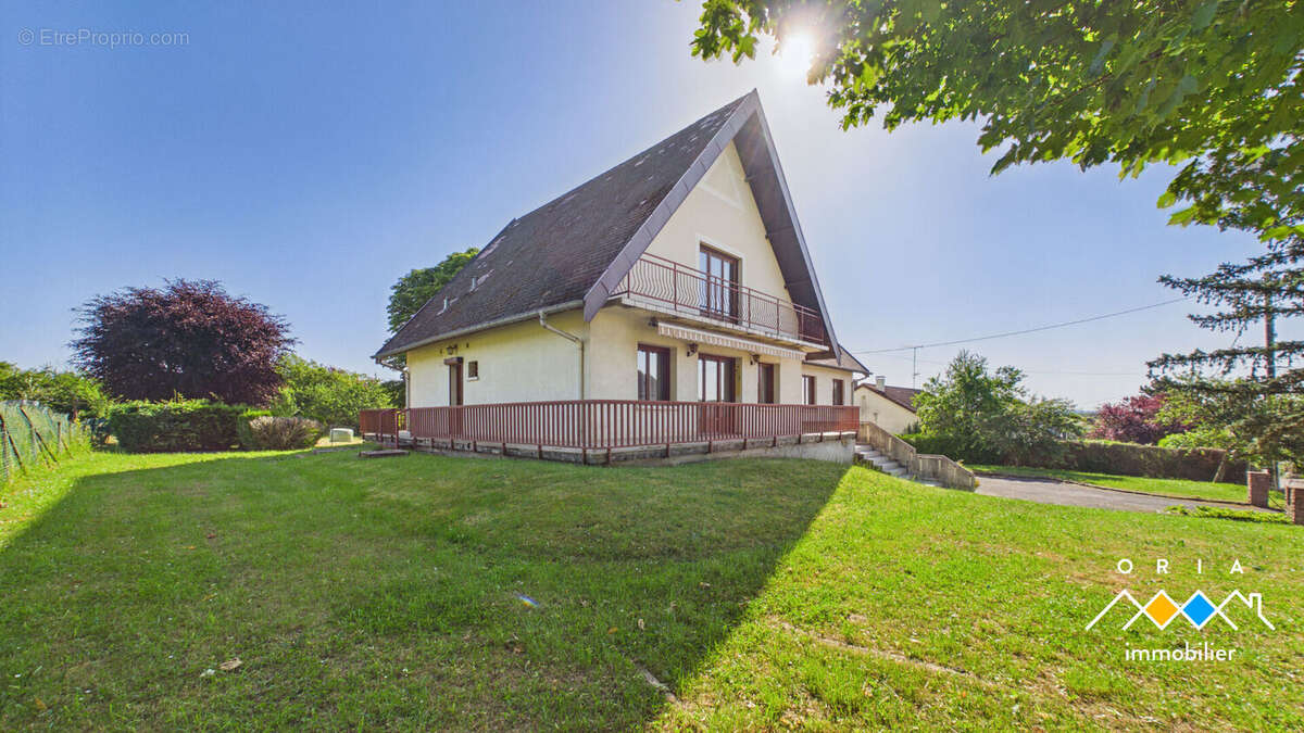 Maison à VELAINE-SOUS-AMANCE