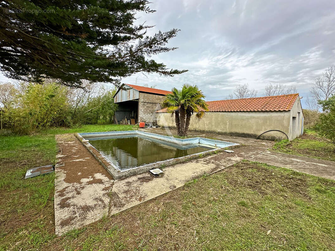 Maison à LE PERRIER