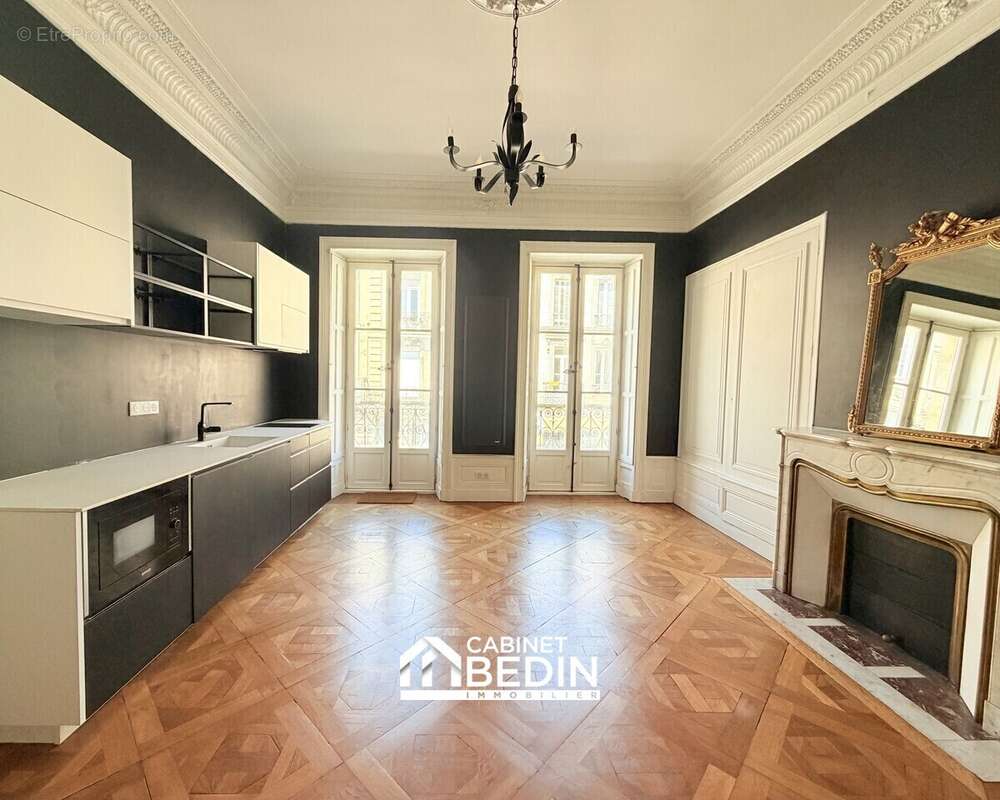 Appartement à BORDEAUX